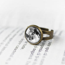 Load image into Gallery viewer, Adjustable Full Moon Ring - 11pixeli
