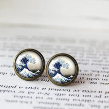 Load image into Gallery viewer, The Great Wave of Kanagawa Earrings - 11pixeli
