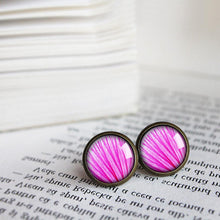 Load image into Gallery viewer, Flower Pink Petal Earrings - 11pixeli
