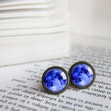 Load image into Gallery viewer, Blue Moon Stud Earrings - 11pixeli
