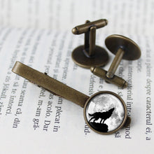 Load image into Gallery viewer, Wolf Cufflinks, Wolk Accessories, Wolf Tie Clips, Wolf Cuff Links, Full moon lone wolf, Husband gift, men accessories, Gift for father, him
