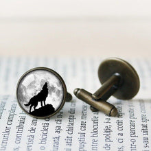 Load image into Gallery viewer, Wolf Cufflinks, Wolk Accessories, Wolf Tie Clips, Wolf Cuff Links, Full moon lone wolf, Husband gift, men accessories, Gift for father, him
