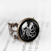 Load image into Gallery viewer, Adjustable Octopus Ring - 11pixeli
