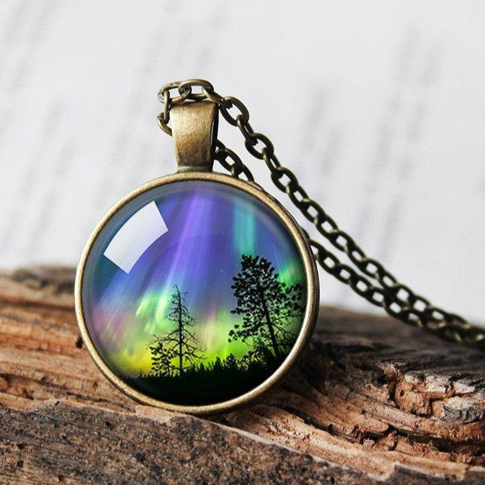 Northern Lights Necklace, Aurora Borealis Necklace, A Starry night pendant Necklace of a winter scene,Aurora Necklace, Borealis Pendant Gift