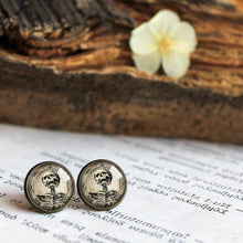 Load image into Gallery viewer, Anatomical Skull Earrings - 11pixeli
