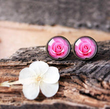 Load image into Gallery viewer, Pink rose Stud Earrings - 11pixeli
