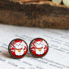Load image into Gallery viewer, Lucky Cat Stud Earrings - 11pixeli
