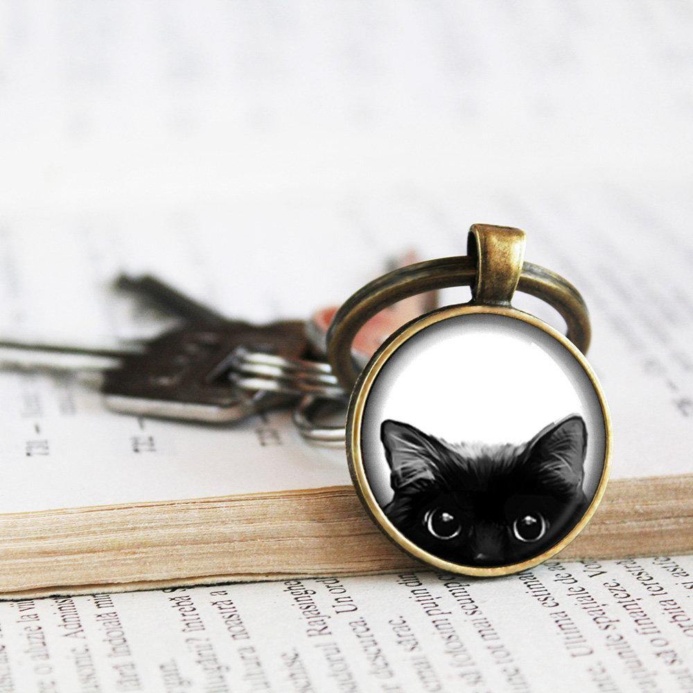 Peeking Black Cat Keychain - 11pixeli
