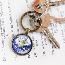Load image into Gallery viewer, Earth World Map Globe Keychain - 11pixeli
